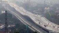 Penampakan Aktivitas di Tol Layang Japek yang Bergelombang