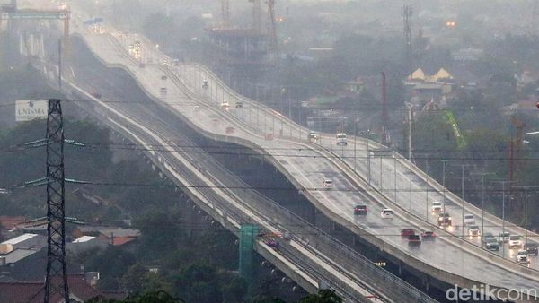 Penampakan Aktivitas di Tol Layang Japek yang Bergelombang