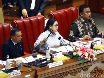 Momen Ketua DPR Ketok Palu Pengesahan Prolegnas 2020-2024