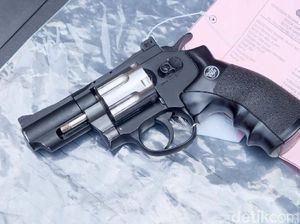 Ini Pistol Buatan Pria Lulusan SMP di Karawang