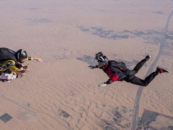 Tabrak Penerjun Payung di Angkasa Hingga Tewas, Pilot Ini Dilarang Terbang