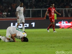 Tapi, gawang Persija yang dikawal Andritany Ardhyasa malah bobol duluan di menit kedelapan. David Da Silva menusuk dari sisi kanan dan menaklukkan penjagaan Xandao sebelum mengirim umpan tarik, yang disambut sontekan Osvaldo di mulut gawang.