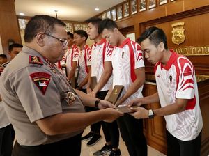 Sabet Emas Bola Voli SEA Games 2019, Anggota Polda Jatim Diguyur Bonus