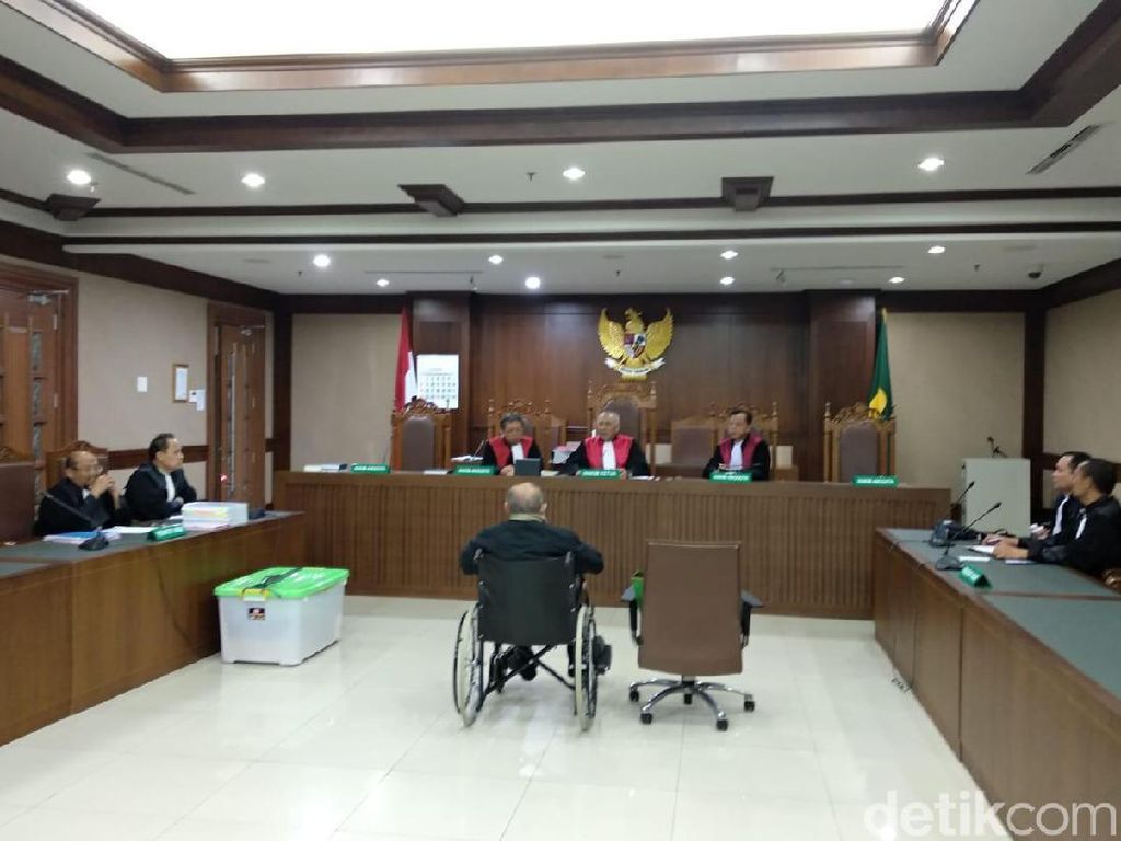 Kivlan Zen Masih Sakit, Sidang Eksepsi Ditunda Kivlan Zen Masih Sakit, Sidang Eksepsi Ditunda