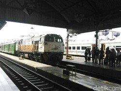 Dampak Banjir, Sejumlah Kereta Beroperasi dengan Kecepatan Terbatas