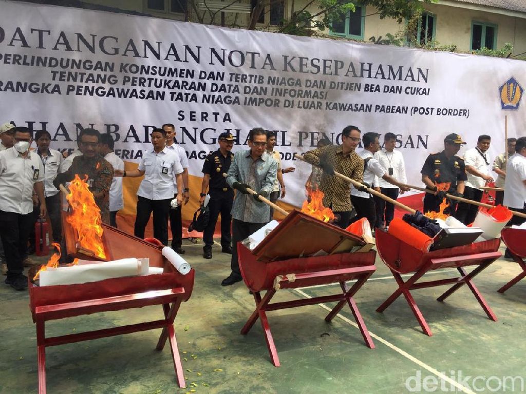 Ribuan Barang Impor Tanpa SNI Dimusnahkan Ribuan Barang Impor Tanpa SNI Dimusnahkan