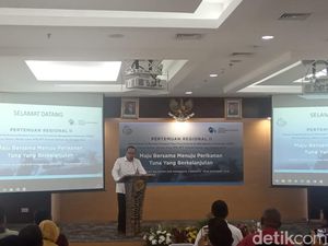 Keluhkan Harga BBM, Nelayan Ikan Tuna Ngadu ke Edhy Prabowo Keluhkan Harga BBM, Nelayan Ikan Tuna Ngadu ke Edhy Prabowo