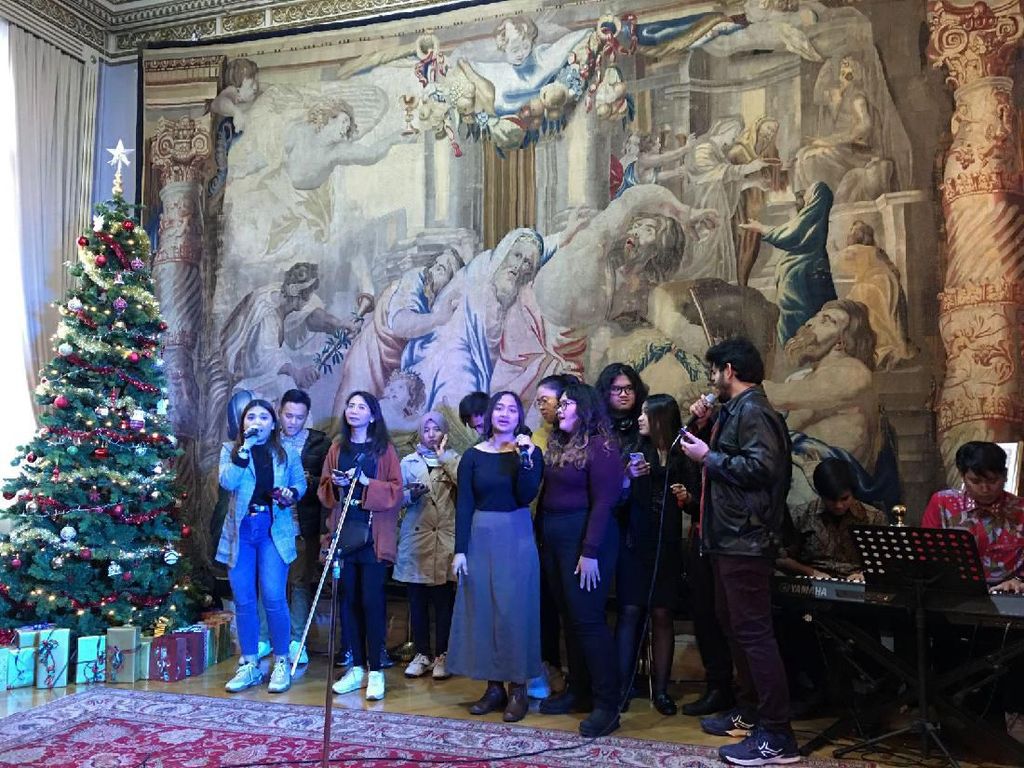 Hangat dan Meriah, Suasana Natal Masyarakat Indonesia di Roma Hangat dan Meriah, Suasana Natal Masyarakat Indonesia di Roma