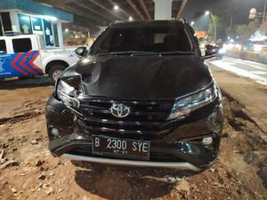 WN Korea Ganti Rugi Gerobak Bubur yang Ditabrak di Kelapa Gading WN Korea Ganti Rugi Gerobak Bubur yang Ditabrak di Kelapa Gading