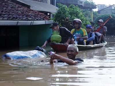 Banjir Setinggi Dada Rendam Dayeuhkolot