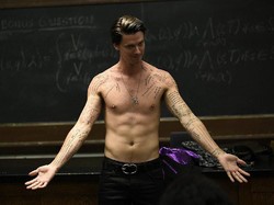 Patrick Schwarzenegger Bela Chris Pratt dan Sebut Twitter Sampah