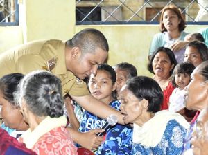 Begini Reaksi Bupati Tapteng Tanggapi Tudingan Tak Sayang Rakyat Begini Reaksi Bupati Tapteng Tanggapi Tudingan Tak Sayang Rakyat