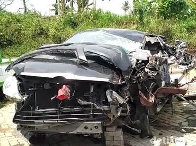 Potret Mobil Gus Hilman yang Ringsek di Tol Pandaan-Malang