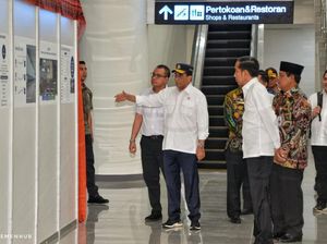 Didampingi Menhub, Jokowi Resmikan Terminal Baru Bandara Syamsudin Noor Didampingi Menhub, Jokowi Resmikan Terminal Baru Bandara Syamsudin Noor