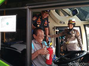 Mobil Baru Wajib Punya Alat Pemadam Api! Mobil Baru Wajib Punya Alat Pemadam Api!