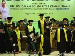 Teladani Sinta Nuriyah, Khofifah: Beliau Ajarkan Persaudaraan Tanpa Batas