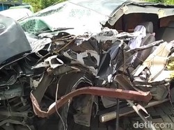 Begini Kondisi Mobil Gus Hilman Akibat Kecelakaan di Tol Pandaan-Malang