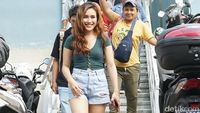 Ayu Ting Ting Kok Bajunya Ketat Banget