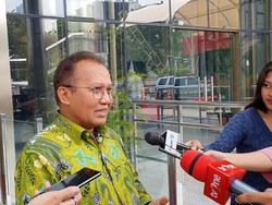 Diperiksa KPK, Sekretaris MA Serahkan SK Para Pejabat Mahkamah Agung