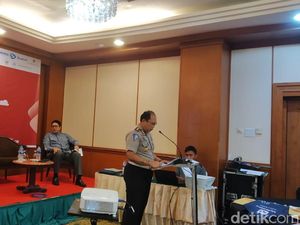 Polisi Beri Tips Aman Mengemudi di Tol Layang Japek yang Bergelombang Polisi Beri Tips Aman Mengemudi di Tol Layang Japek yang Bergelombang