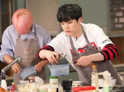 Jago Masak, 5 Idol Tampan Korea Ini Bikin Klepek-klepek!