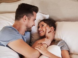 5 Rutinitas Sebelum Tidur untuk Jaga Keintiman dengan Suami