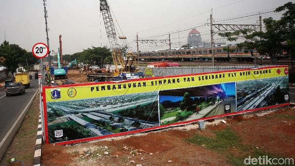 Melihat Progres Terkini Proyek Flyover Cakung