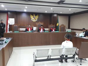 Bantah Makar, Pengibar Bintang Kejora Suryanta dkk Ajukan Eksepsi Bantah Makar, Pengibar Bintang Kejora Suryanta dkk Ajukan Eksepsi