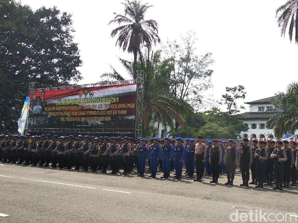 Kapolda Jamin Pelaksanaan Natal dan Tahun Baru di Jabar Aman Kapolda Jamin Pelaksanaan Natal dan Tahun Baru di Jabar Aman