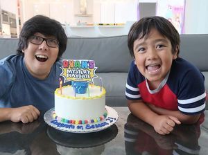 Sudah Kenal Ryan Kaji? YouTuber Cilik Berpenghasilan Rp 2,8 T/Tahun Sudah Kenal Ryan Kaji? YouTuber Cilik Berpenghasilan Rp 2,8 T/Tahun
