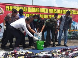 11.361 Pil Yarindo hingga Ribuan Botol Miras di Magelang Dimusnahkan
