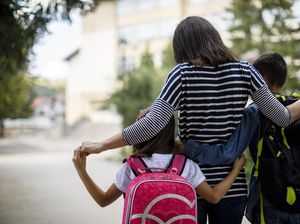 4 Cara Mengatasi Anak yang Tak Mau Sekolah, Orangtua Perlu Tahu