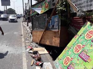 Tragis! Para Penjual Makanan Ini Tertabrak Kendaraan yang Melaju Kencang Tragis! Para Penjual Makanan Ini Tertabrak Kendaraan yang Melaju Kencang