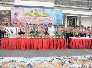 Polisi Pastikan Natal dan Tahun Baru di Surabaya Tanpa Miras dan Narkoba Polisi Pastikan Natal dan Tahun Baru di Surabaya Tanpa Miras dan Narkoba