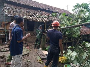Hujan Es Disertai Angin Kencang Terjang 3 Kecamatan di Blitar