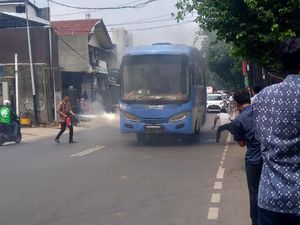 TransJ Selidiki Penyebab Bus Keluarkan Asap di Depan PN Jaksel