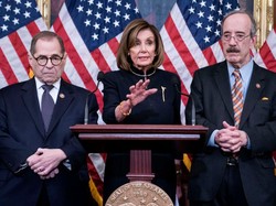 Donald Trump Dimakzulkan, Bros Ketua DPR AS Nancy Pelosi Curi Atensi