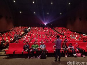 Dihadiri Cak-Ning dan Pengusaha Muda, PDIP Nobar Film Naga Bonar Reborn Dihadiri Cak-Ning dan Pengusaha Muda, PDIP Nobar Film Naga Bonar Reborn