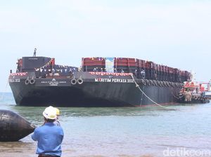 Perluas Segmentasi Pasar, Kapal Tongkang Maritim Perkasa 3032 Diluncurkan