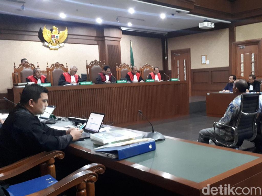 Anak Buah Sebut Gubernur Nurdin Tak Berwenang Beri Izin Pemanfaatan Laut Anak Buah Sebut Gubernur Nurdin Tak Berwenang Beri Izin Pemanfaatan Laut