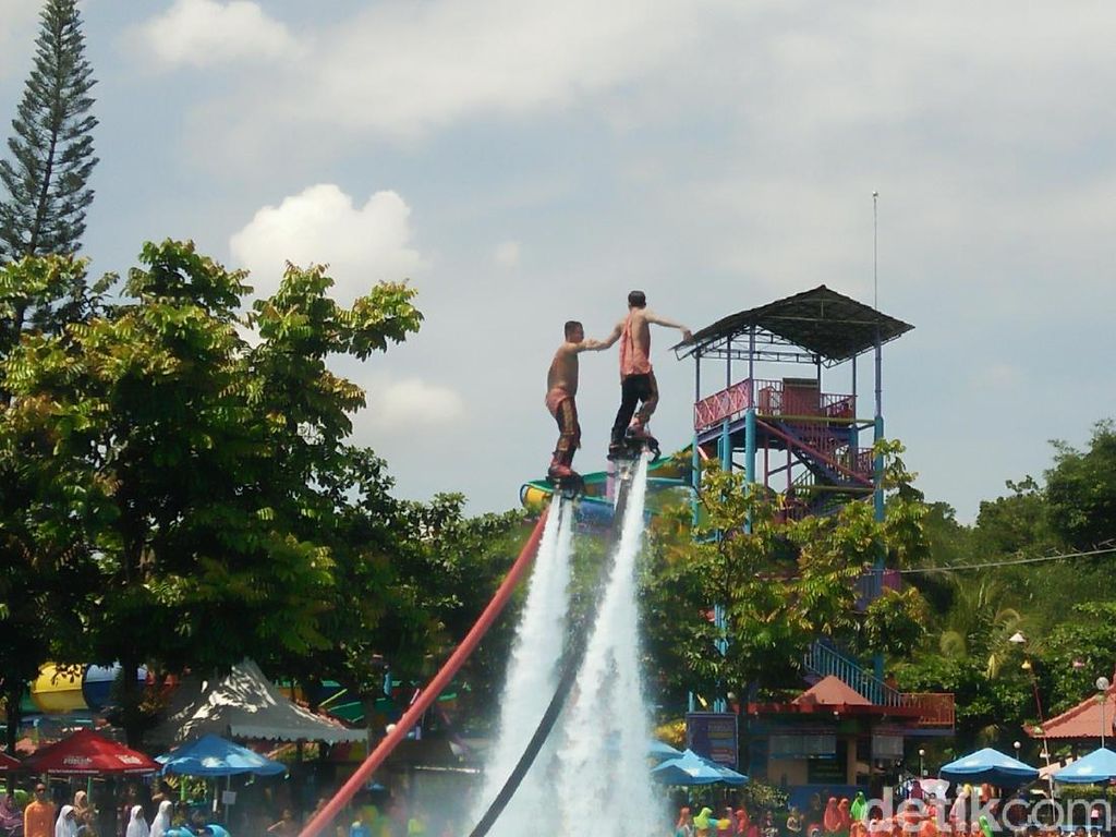 Baru di Purbalingga, Ada Flyboard Kolam Pertama Indonesia Baru di Purbalingga, Ada Flyboard Kolam Pertama Indonesia