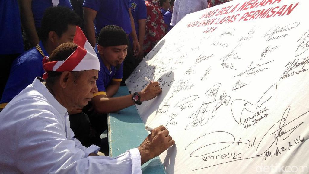 38 Napi Teroris Ikrar Setia NKRI di Hari Bela Negara 38 Napi Teroris Ikrar Setia NKRI di Hari Bela Negara