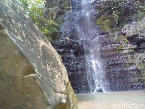 Air Terjun Watu Gompeng Kudus, Tempat Asri buat Liburan Akhir Tahun Air Terjun Watu Gompeng Kudus, Tempat Asri buat Liburan Akhir Tahun