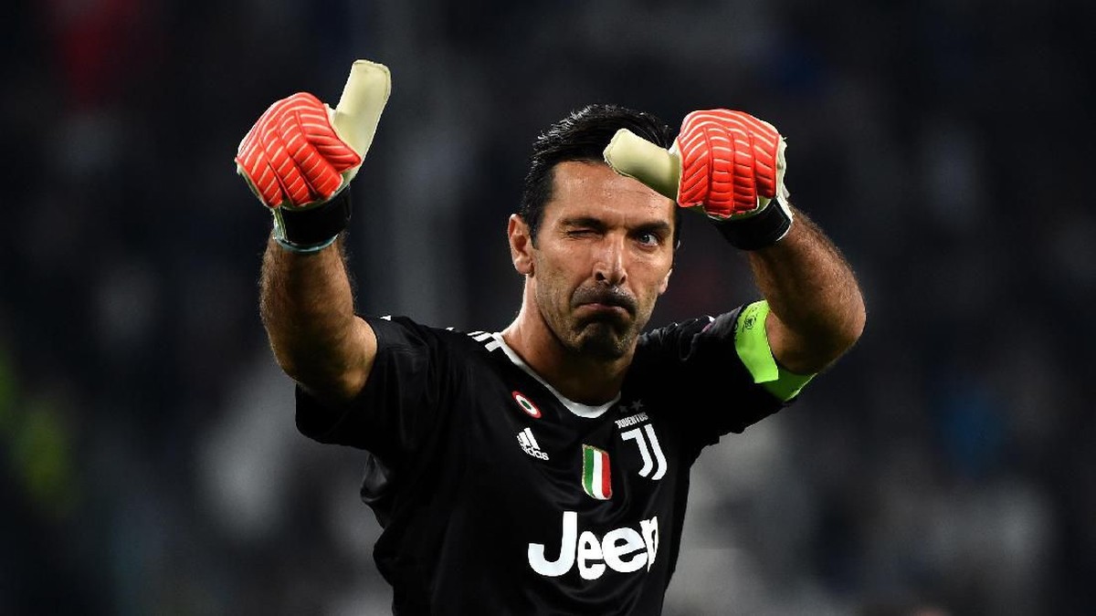 Gianluigi Buffon menjadi pemain Juventus paling banyak bermain di Liga Italia (Foto: Photo by Pier Marco Tacca/Getty Images)