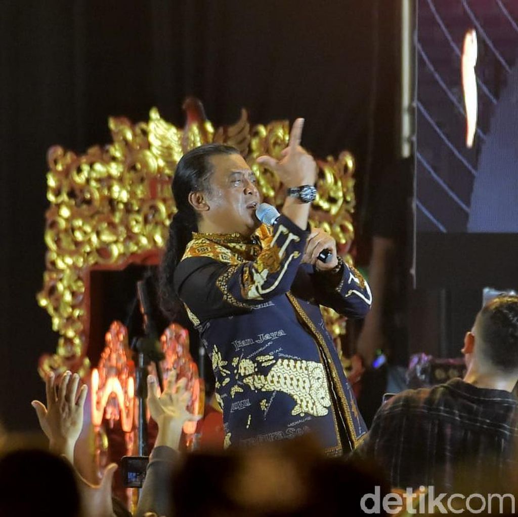 Mengenang Didi Kempot dan 3 Lagunya yang Paling Mengena di Hati Sobat Ambyar Mengenang Didi Kempot dan 3 Lagunya yang Paling Mengena di Hati Sobat Ambyar