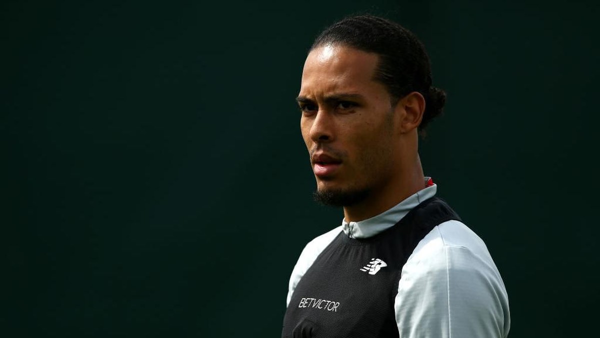 Van Dijk diragukan tampil melawan Flamengo. Foto: Jan Kruger/Getty Images