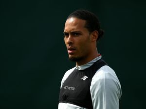 Van Dijk Terancam Absen di Final Piala Dunia Antarklub Van Dijk Terancam Absen di Final Piala Dunia Antarklub