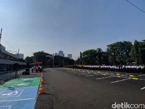 Apel Natal di Stasiun Gambir, Menhub Imbau Pelayanan KA Ditingkatkan Apel Natal di Stasiun Gambir, Menhub Imbau Pelayanan KA Ditingkatkan