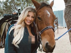 Pemilik Payudara Terbesar di Amerika Itu Kini Menyesal