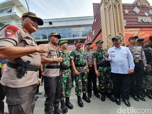 Kapolri dan Panglima Cek Pengamanan Natal-Tahun Baru di Medan Kapolri dan Panglima Cek Pengamanan Natal-Tahun Baru di Medan